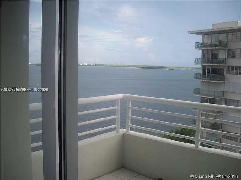 1402 Brickell Bay Dr #1103 — Photo 8