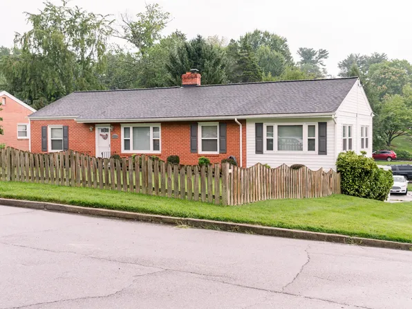 2520 Fairway Dr SW, Roanoke, VA 24015