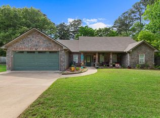 620 Town Oaks Cir, Kilgore, TX 75662