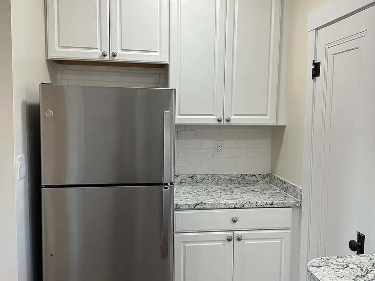 2290 Elmwood Ave #13 — Photo 4