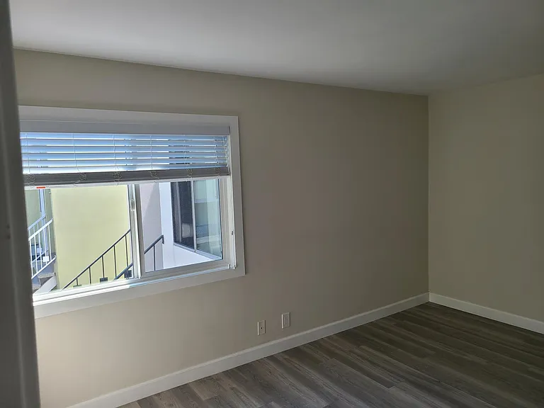 1530 Harvard St #E — Photo 4