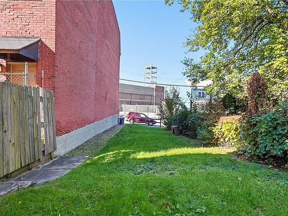 4th image of 331 38th St