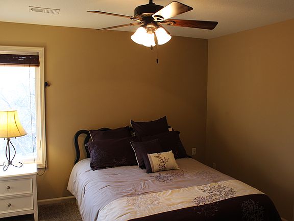 5th image of 4405 NE Hideaway Dr