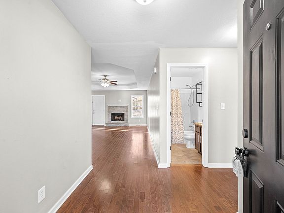 5th image of 322 Chalet Cir