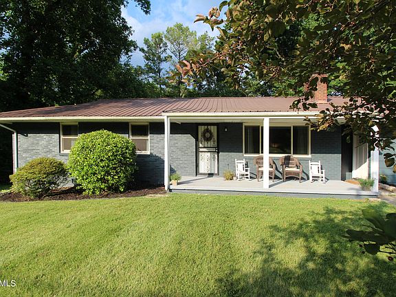 2nd image of 1804 Woodhaven Dr