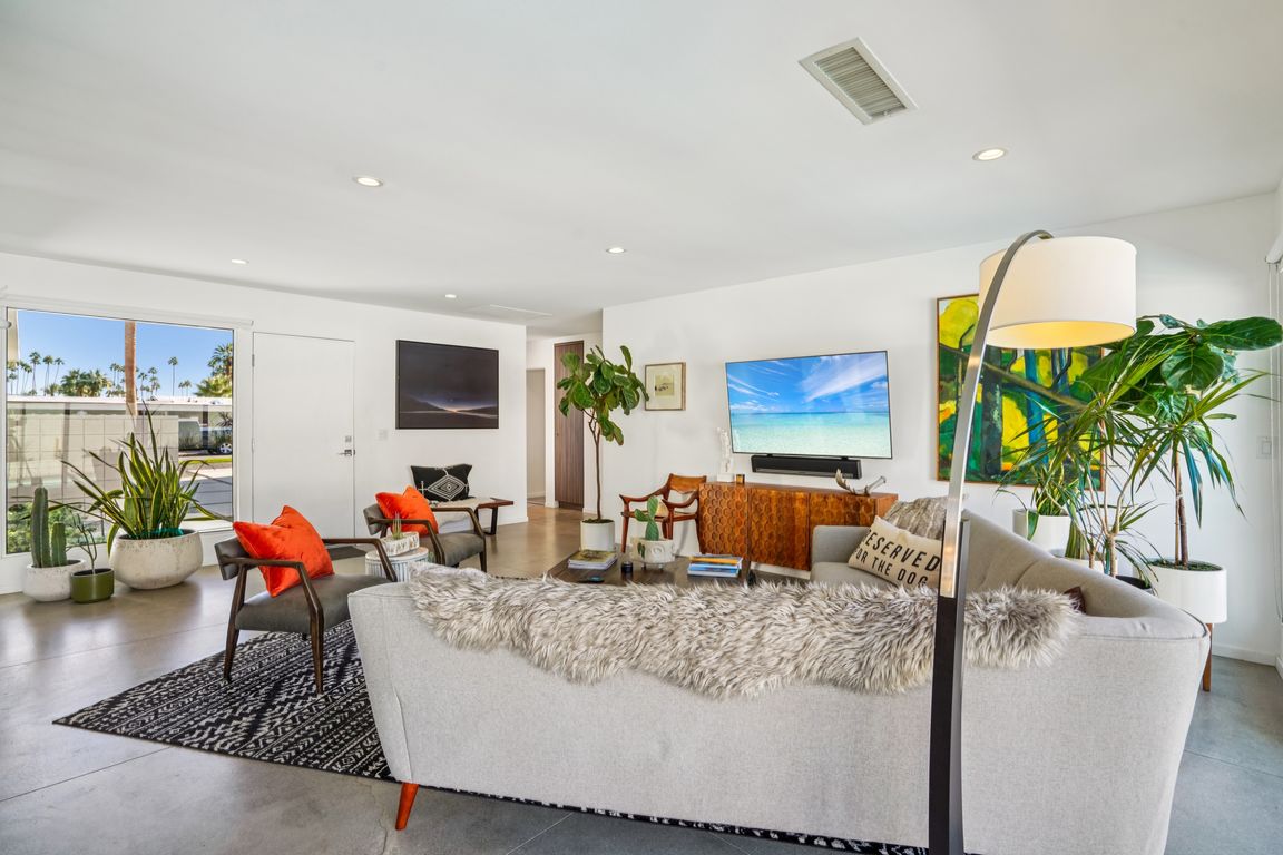 next background image