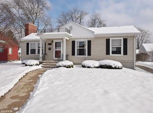 8439 Walnut Dr, Munster, IN 46321
