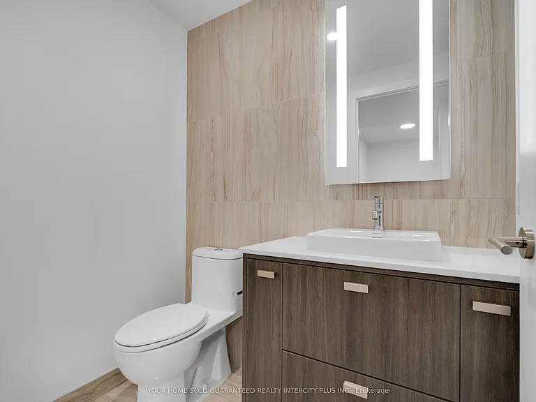 858 Dupont St #717 — Photo 23