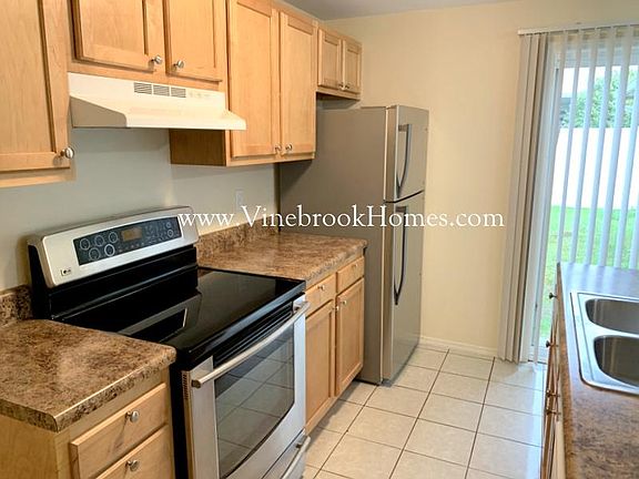 5th image of 7781 Midforest Ct