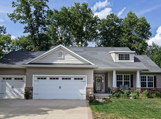 960 Oak St, Robins, IA 52328