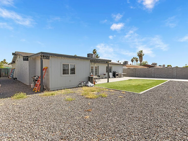4716 W Christy Dr — Photo 44