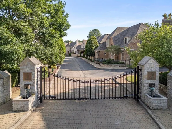 3507 River Avon Cir, Columbus, OH 43221