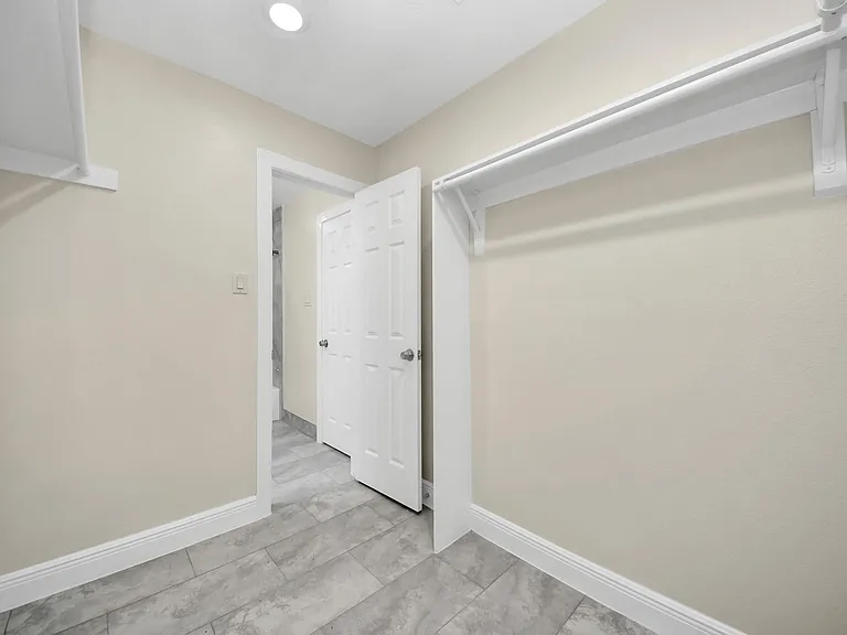 7066 Villa Dr #A — Photo 30