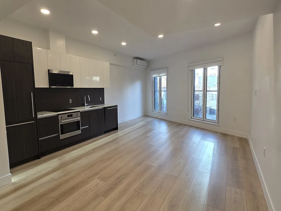 333 Carrall St #401