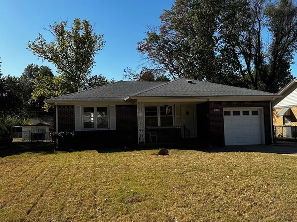 221 Fager Dr, Haysville, KS 67060