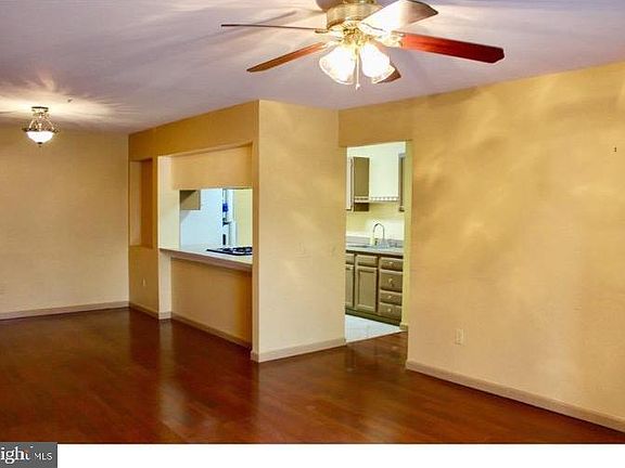 2nd image of 1400 Waters Edge Dr