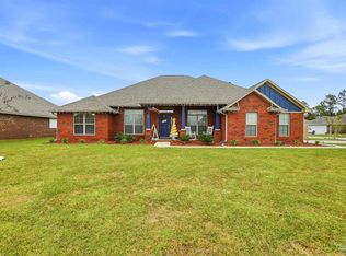 6085 Winchester Cir, Milton, FL 32570