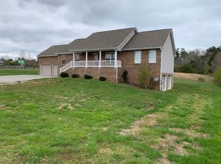 421 Temple Rd, Maryville, TN 37804