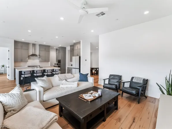 10239 Meandering Dell Ave, Las Vegas, NV 89166