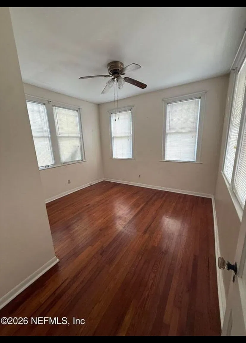 2 bed, 950 sqft, $1,500 — Photo 3