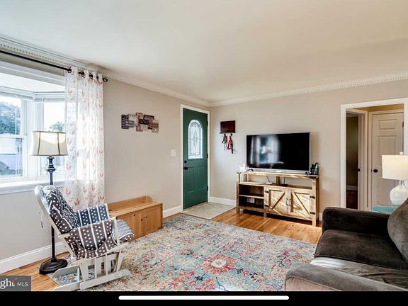 4th image of 515 Southwell Rd