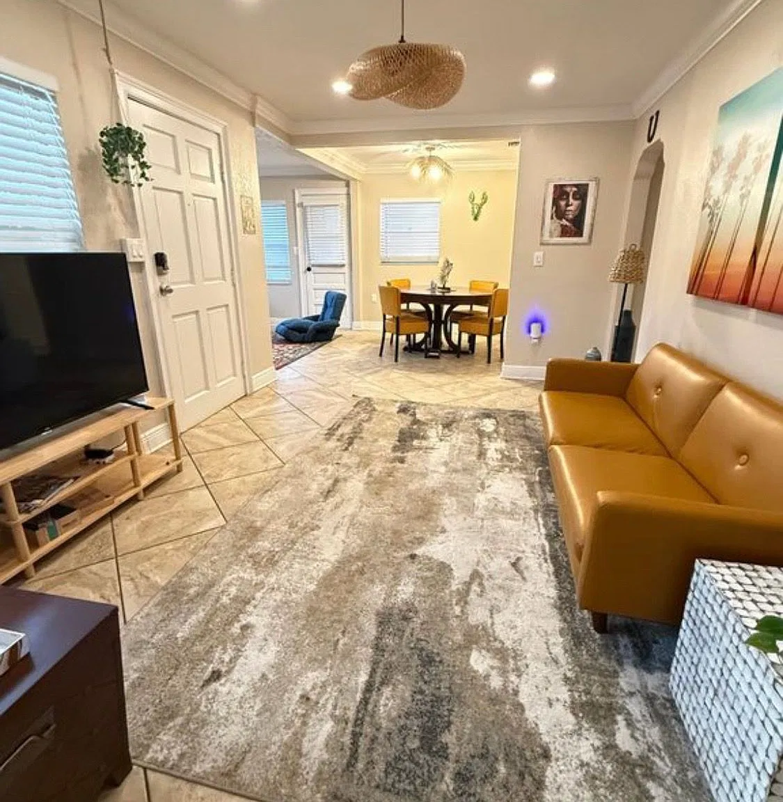 2 bed, 1.0 bath, 1441 sqft, $2,700 — Photo 2