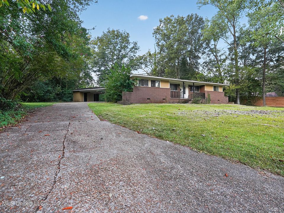 1st image of 511 Pinecrest Cir