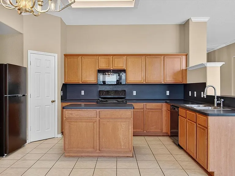 5933 Brightwood Dr — Photo 13