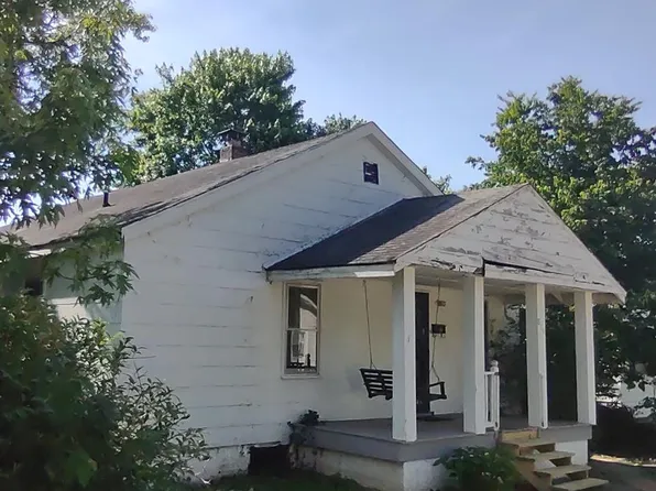 815 S 4th St, De Soto, MO 63020