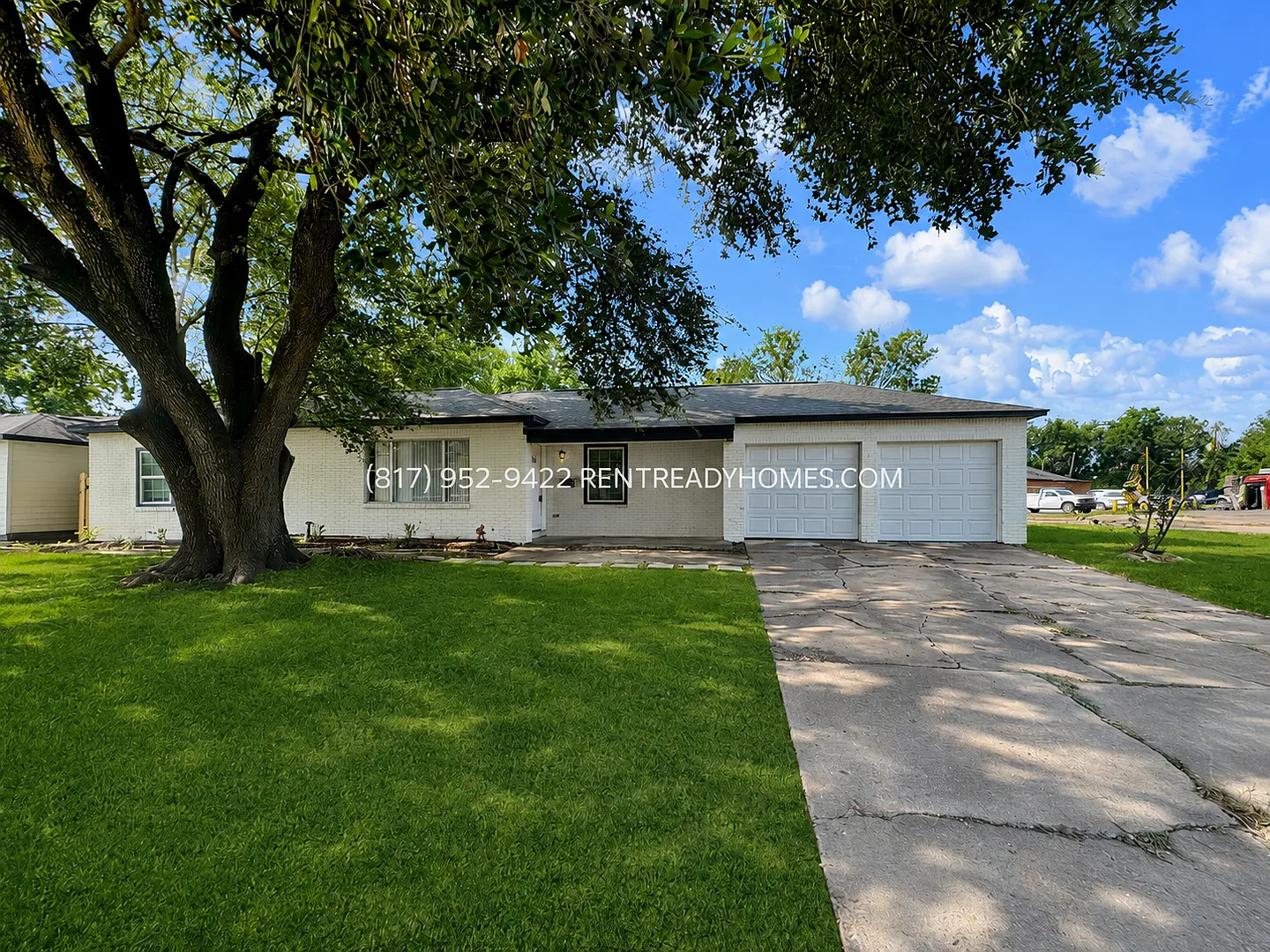1621 Locust St — Photo 1