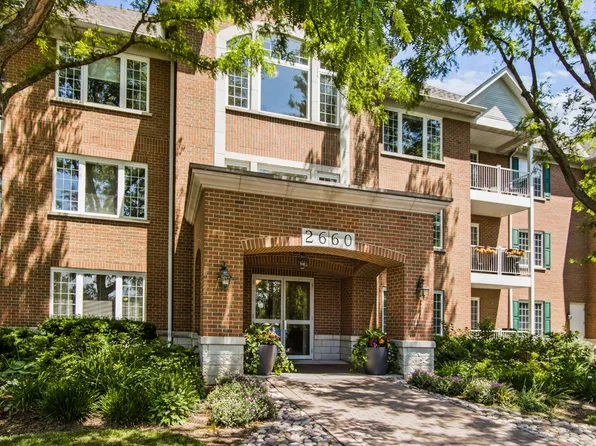 2660 Summit Dr Unit 302, Glenview, IL 60025
