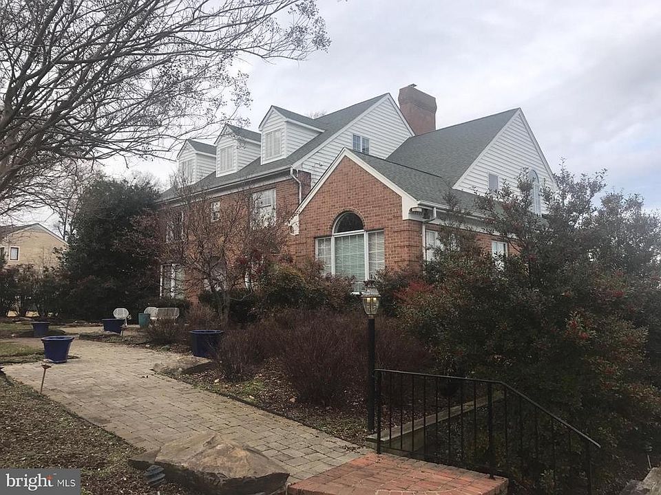 2nd image of 822 Coachway