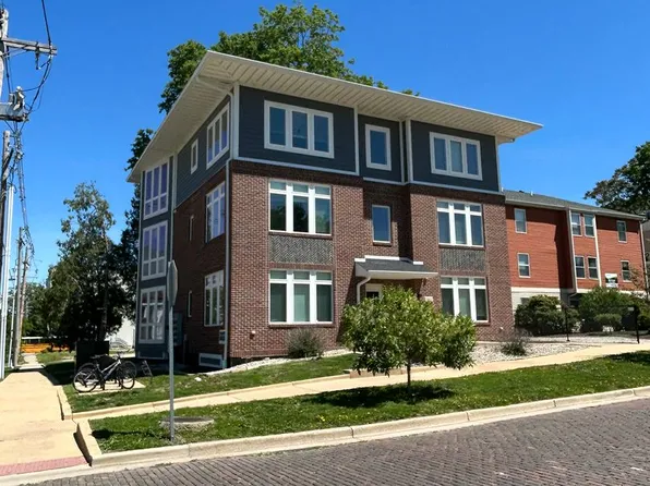 302 E Clark