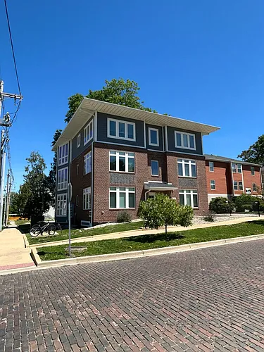 302 E Clark St Photo 1