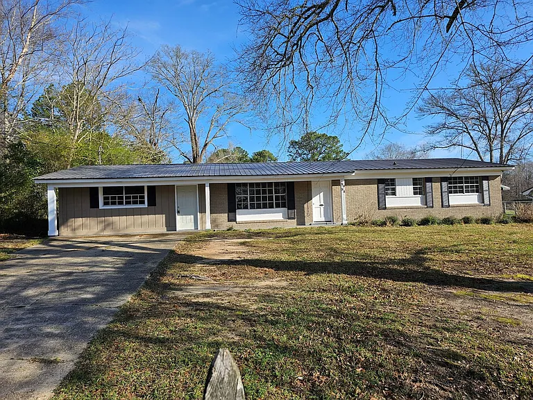 8984 Westwood Dr — Photo 1