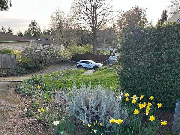 9019 2nd Ave NE — Photo 4