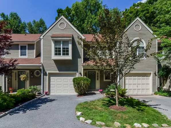 503 Kensington Way, Mount Kisco, NY 10549