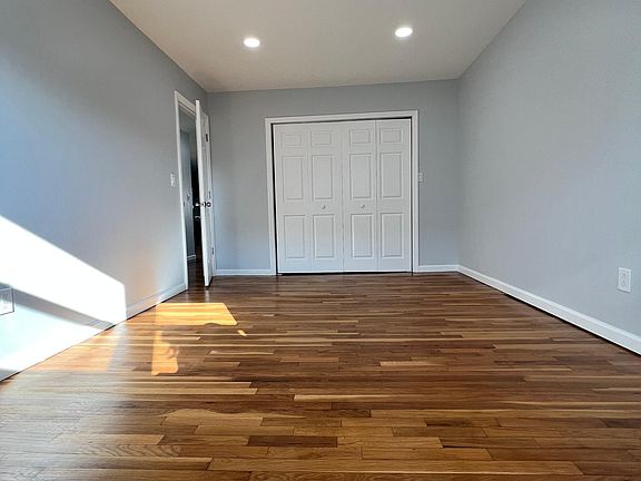 5th image of 356 3rd Ave W Floor 1