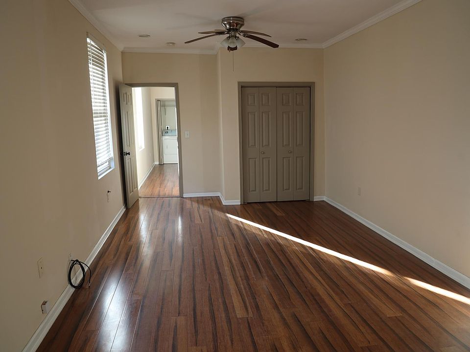 1st image of 2504 Music St
