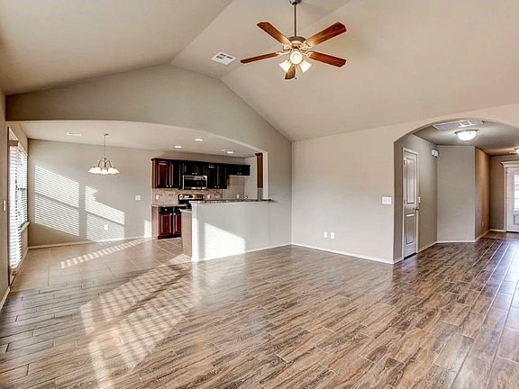 5th image of 1809 W Canton Ct