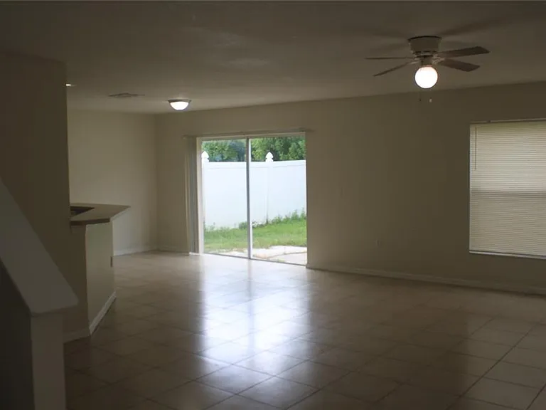 215 Owenshire Cir — Photo 9