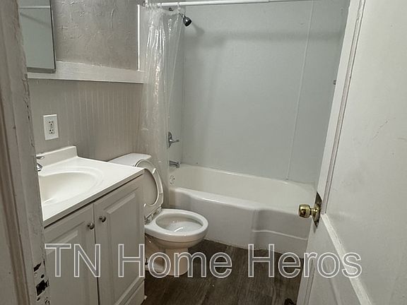 5th image of 1709 Crestview St
