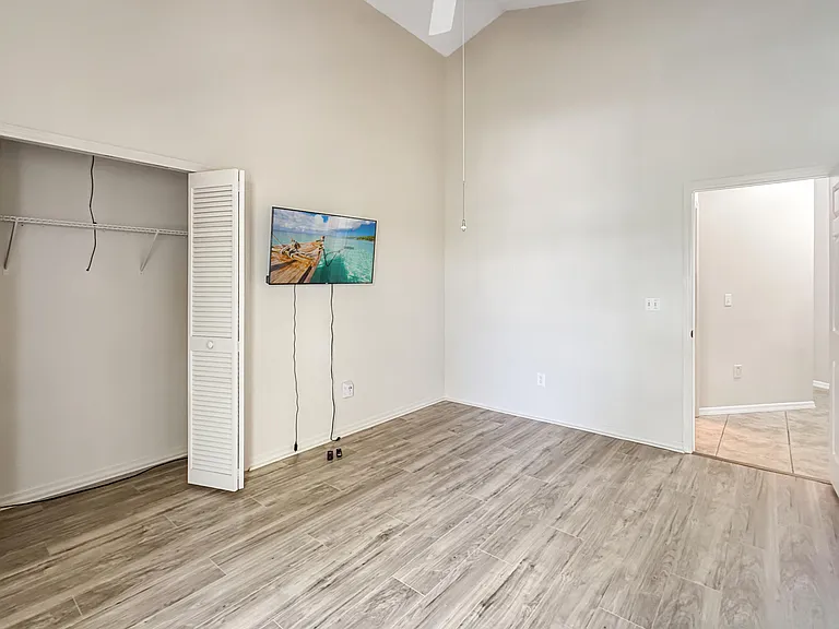 1860 Cobia Dr — Photo 38