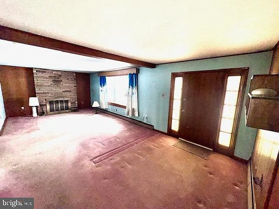 3rd image of 1429 County Line Rd