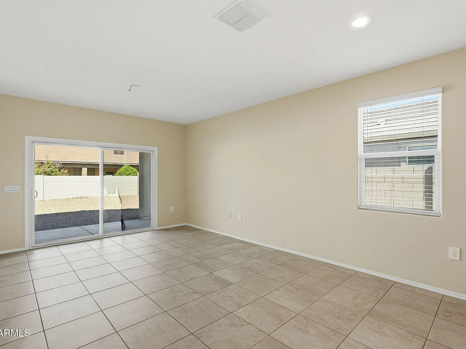 3 bed, 2.0 bath, 1786 sqft, $1,800 — Photo 3