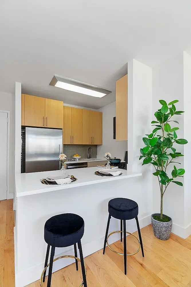 110 Horatio Street — Photo 1