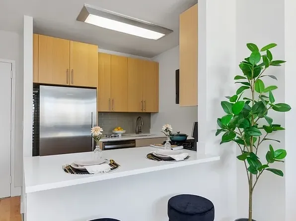 110 Horatio St, New York, NY