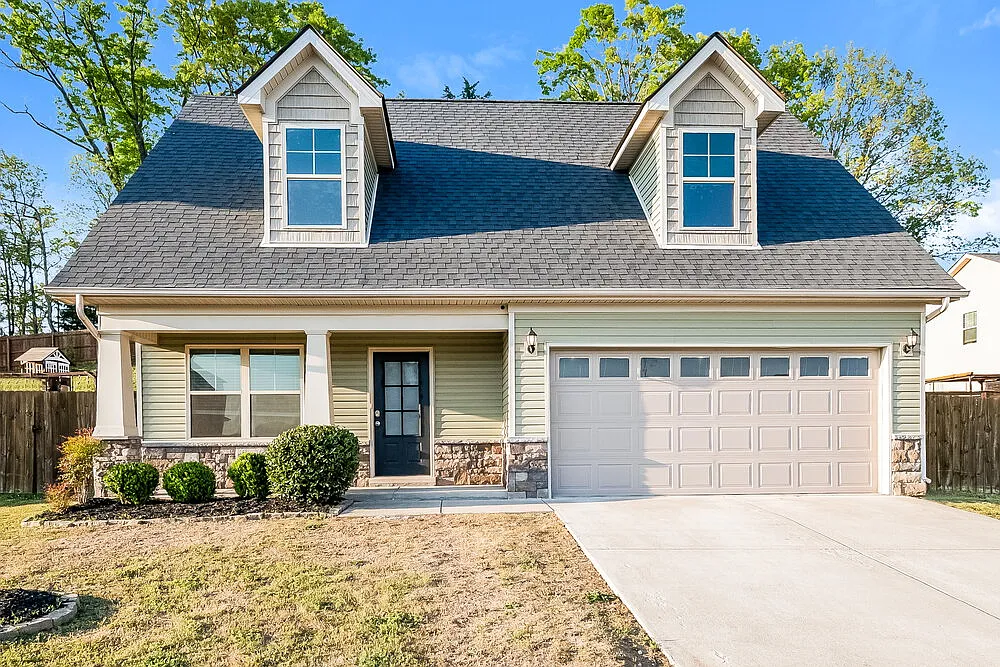 3 bed, 2.5 bath, 1589 sqft, $3,360 — Photo 1