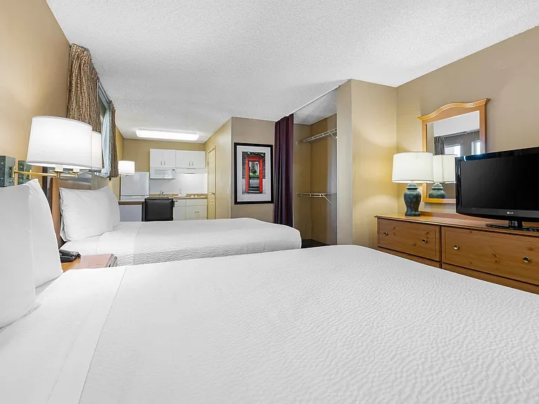Studio Suite - 2 Full Beds