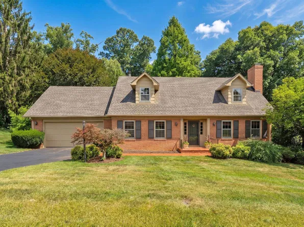900 Fairway Dr, Waynesboro, VA 22980